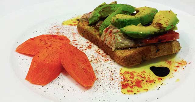 One Community Omnivore Recipe, Avocado Slices with Carrots and Hummus, One Community